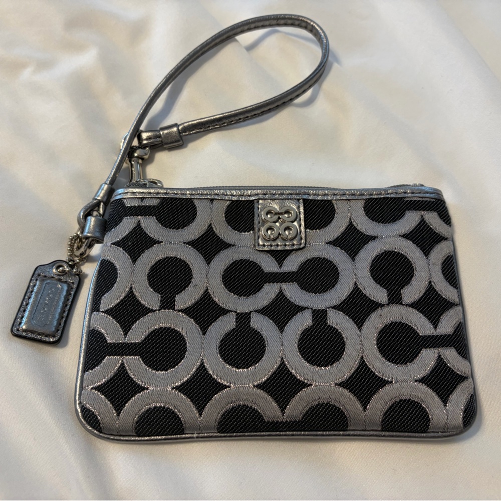 Stylish Black and Gray Wristlet